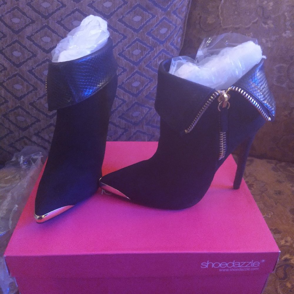 Stunning Black heeled bootie (NEW) size 8 but fit like 6-6.5